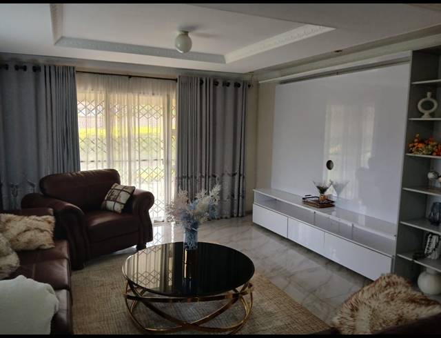 4 BEDROOM FREESTANDING FOR SALE IN SWEETWATERS